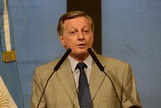 denunciaron penalmente a aranguren por el aumento del gas