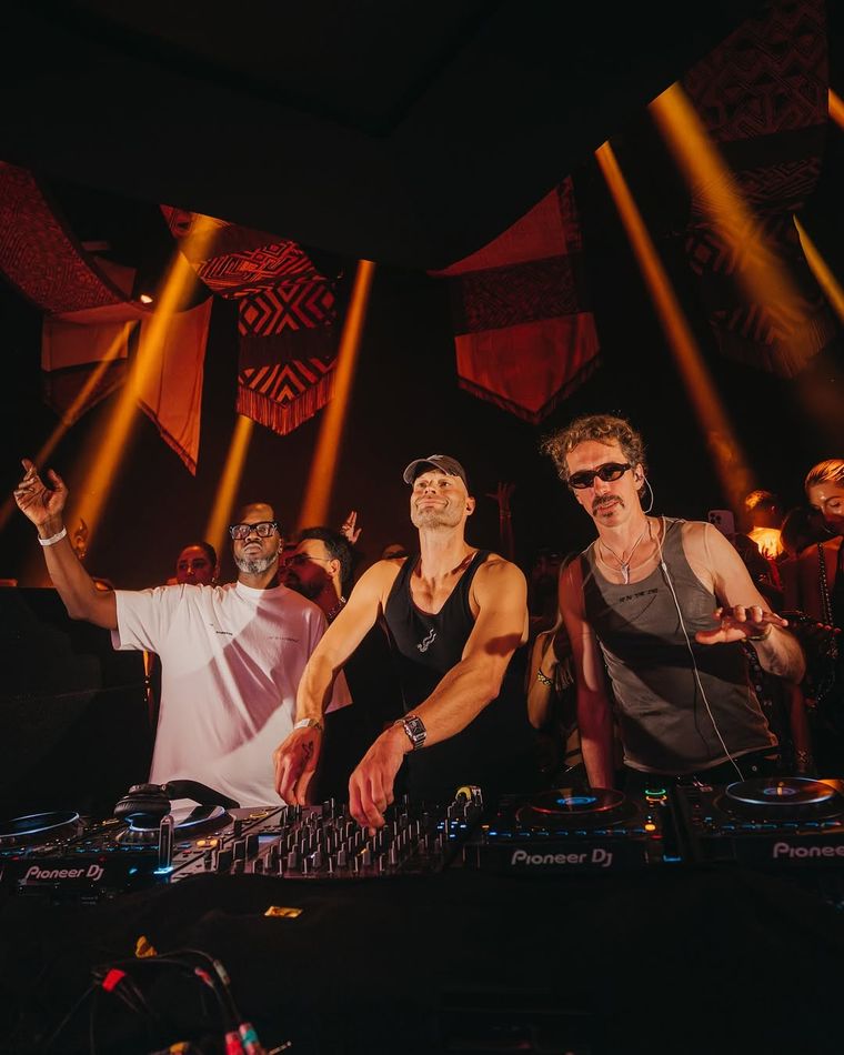 El trío experimental danés WhoMadeWho. El trío experimental danés WhoMadeWho.