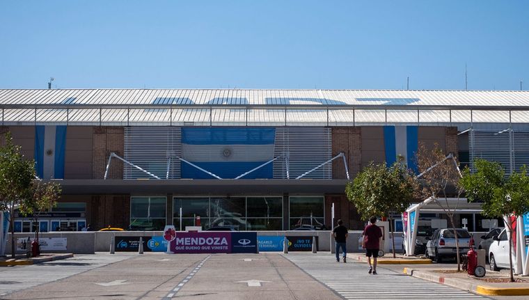 El ministro Natalio Mema aseguró que esta semana comenzarán los trabajos para la obra de ampliación del Metrotranvía hasta el Aeropuerto. Foto: Santiago Tagua/MDZ
