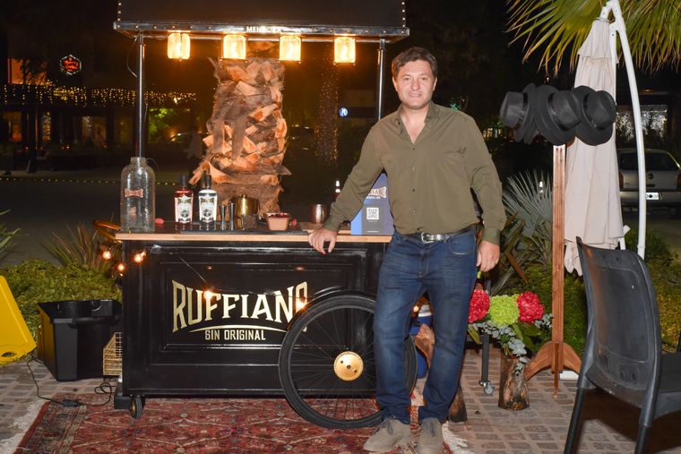 Marcos Arizu, creador de Ruffiano, un gin absolutamente mendocino. Marcos Arizu, creador de Ruffiano, un gin absolutamente mendocino.