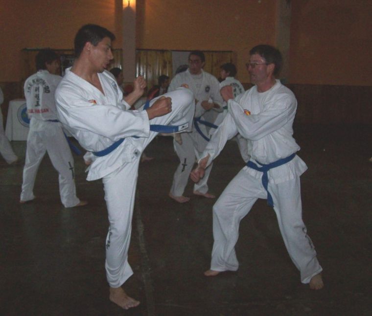 Los alumnos de la escuela Chul Hak San, durante el examen.