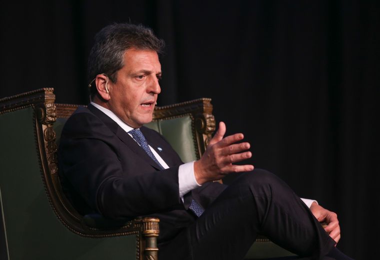 El ministro brindó un breve discurso en el cual informó sobre el pago al FMI Foto: Noticias Argentinas