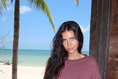 El audáz look de Zaira Nara para la playa.