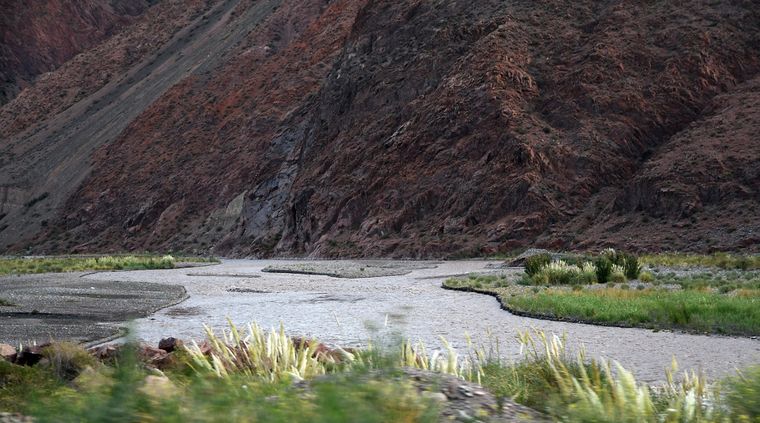 El río Mendoza sigue aumentando su caudal Foto: ALF PONCE MERCADO / MDZ