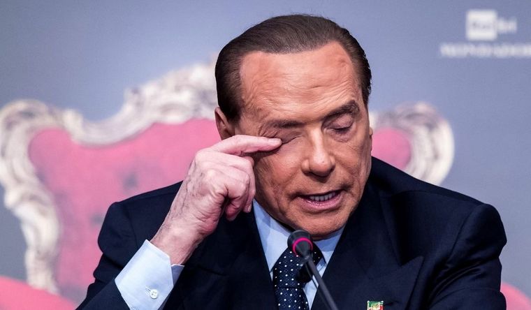 Silvio Berlusconi Berlusconi, en un momento difícil de su vida. Foto: Efe.