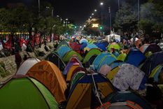 Los piqueteros extendieron la protesta una noche más Foto: El Economista Los piqueteros extendieron la protesta una noche más Foto: El Economista