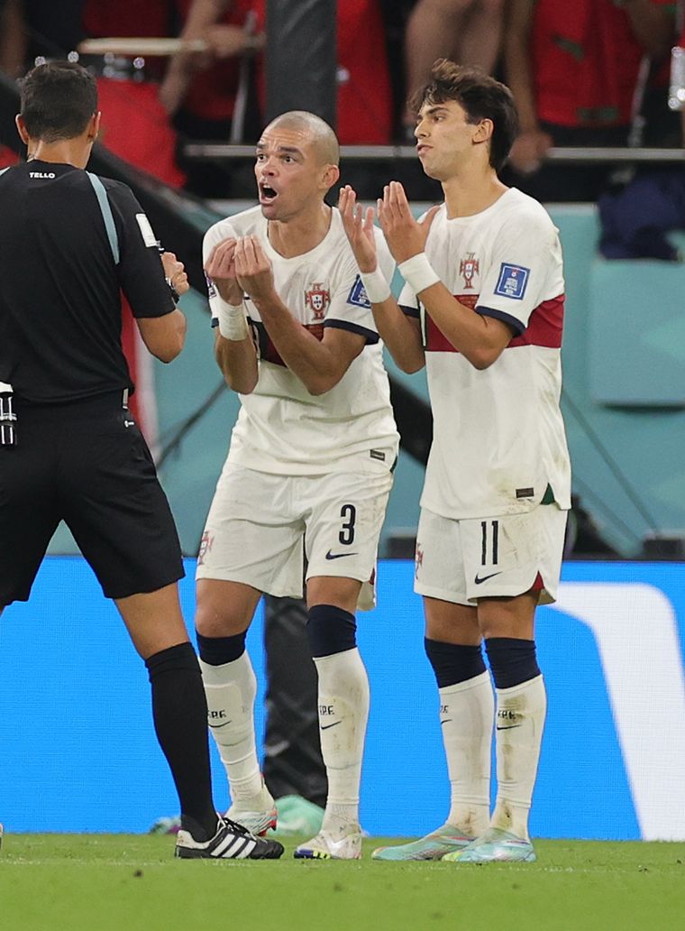 Pepe destrozó a Tello post eliminación de Portugal, aunque el argentino sí tuvo un buen partido. Foto: EFE
