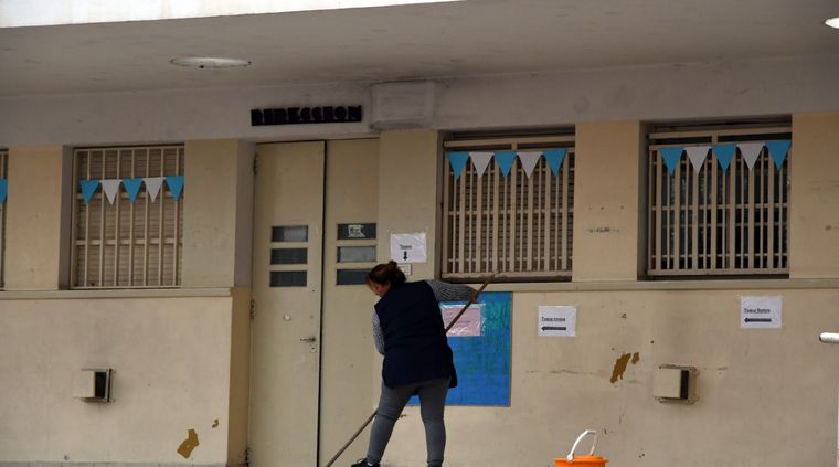 En los colegios la asistencia de alumnos y docentes fue escasa Foto: ALF PONCE MERCADO / MDZ