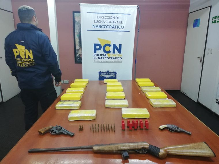 Parte de todo lo incautado en el operativo Foto: Ministerio de Seguridad