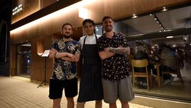 Matías Bismach (izquierda), junto a Emiliano Gruini (derecha) y Emanuel Facello son los creadores de Flor del Desierto, restaurante que comanda Aris Pabón (al centro). Foto: Marcos García/MDZ