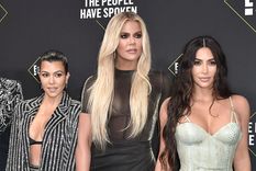 Kim Kardashian lanzó fuertes críticas a sus hermanas y luego se mostró arrepentida Kourtney, Khloé y Kim Kardashian Foto: Glamour