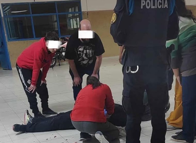 Un joven de 20 años fue atacado con un cuchillo por otro alumno en una escuela para adultos de Puerto Madryn.
