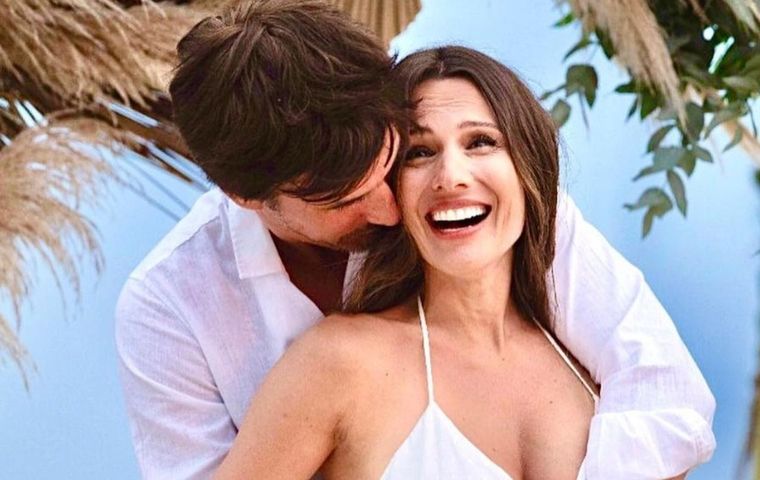 Pampita y Roberto García Moritán