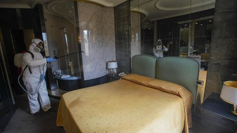 Desinfecciones en hoteles (imagen ilustrativa). Foto: Euronews.