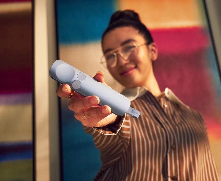 Los botones de la estructura del Logitech Spotlight 2 reaccionan a la presión física para evitar ejecuciones involuntarias durante los traslados. Los botones de la estructura del Logitech Spotlight 2 reaccionan a la presión física para evitar ejecuciones involuntarias durante los traslados.