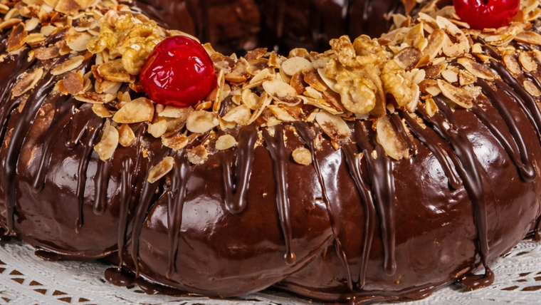 La receta moderna incluye chocolate como cobertura. La receta moderna incluye chocolate como cobertura.