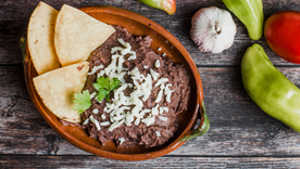 Esta receta es tan popular que ha trascendido fronteras, convirtiéndose en un acompañamiento indispensable en la gastronomía tex-mex y latinoamericana.