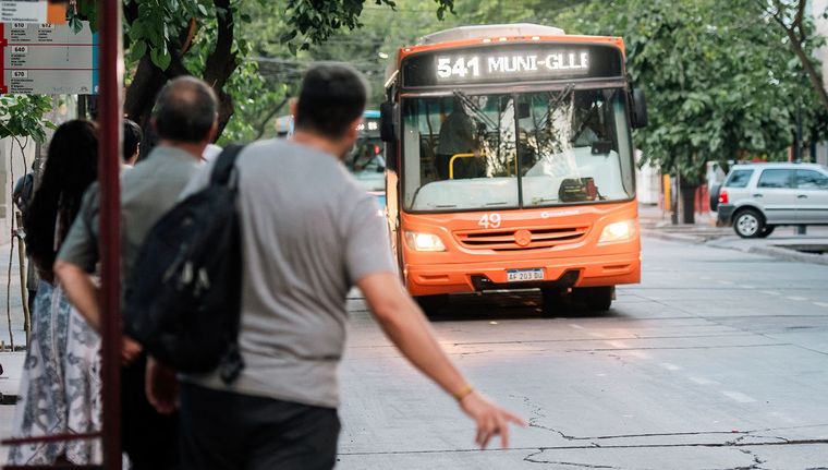 ¿Quién debería asumir el costo del transporte público? Foto: Santiago Tagua/MDZ