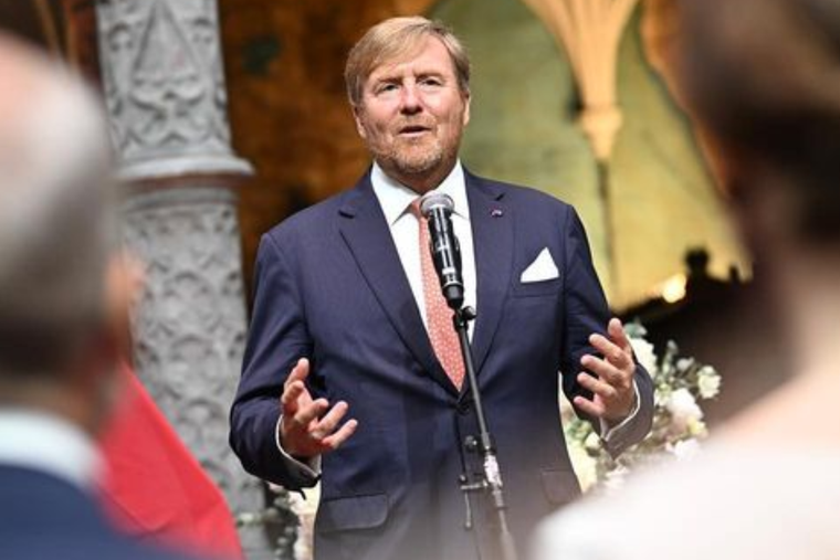 Este fue el llamativo look militar del rey Guillermo de los Países Bajos. Foto: INSTAGRAM @koninklijkhuis