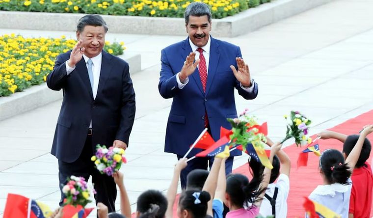 Los presidentes de China y Venezuela, Xi Jinping y Nicolás Maduro, en una pasada cita. Foto Efe