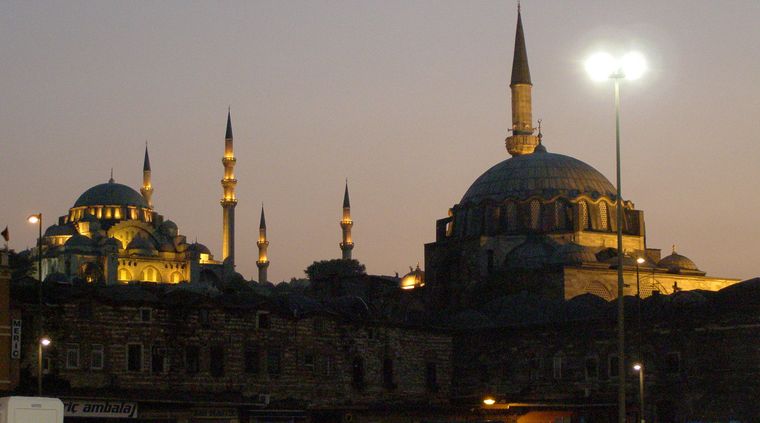 La mezquita azul cuando se esconde el sol.
