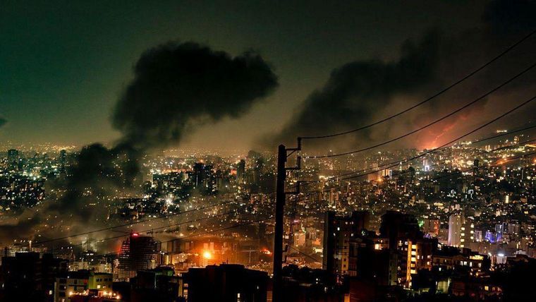 Israel continúa atacando la capital de Irán, Teherán.. Israel continúa atacando la capital de Irán, Teherán..