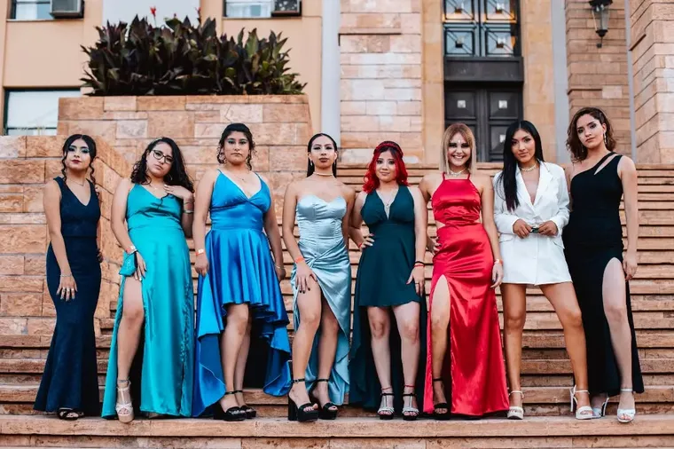 A los gastos de indumentaria y calzado se le suman los servicios de maquillaje y peluquería. A los gastos de indumentaria y calzado se le suman los servicios de maquillaje y peluquería.