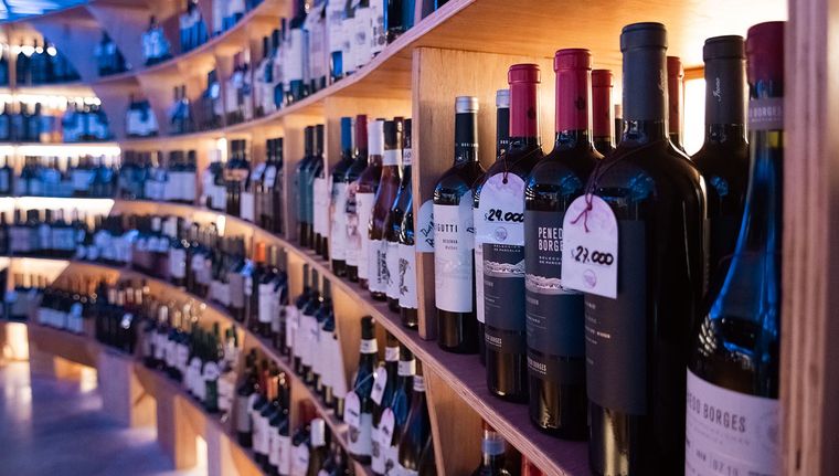 El vino embotellado mejoró sus ventas al exterior en julio y va por más. Foto: Santiago Tagua/MDZ