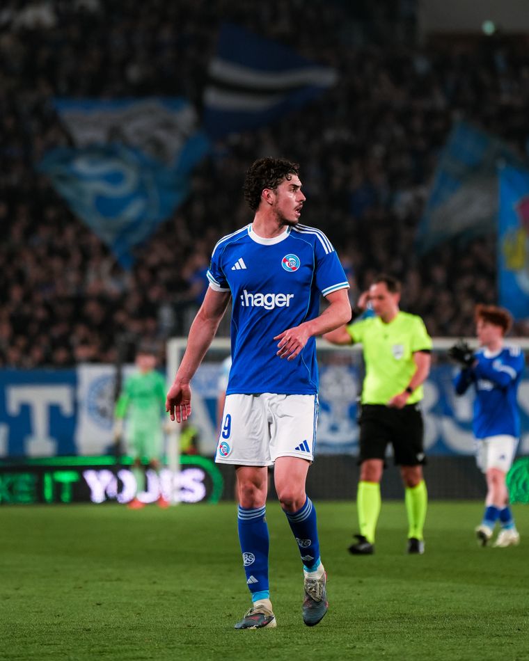 Sus grandes números en el RC Estrasburgo le permitieron a Panichelli volver a ser convocado a la Selección. Sus grandes números en el RC Estrasburgo le permitieron a Panichelli volver a ser convocado a la Selección.