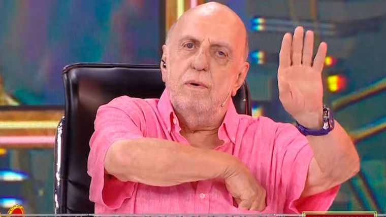 Horacio Pagani mostró el ticket ganador durante la última emisión de Bendita. / Captura TV El Nueve