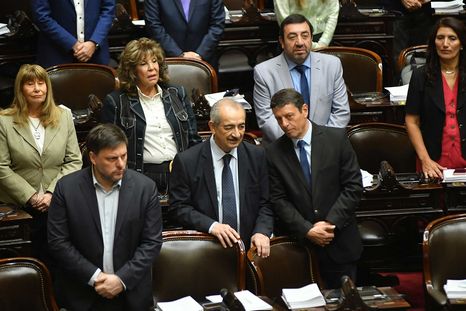 La oposición busca realizar una sesión especial el martes 2 de julio. La oposición busca realizar una sesión especial el martes 2 de julio.