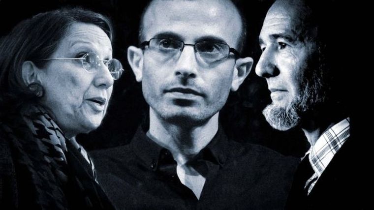 La economista y ex vicepresidenta de Costa Rica Rebeca Grynspan, el historiador y filósofo israelí Yval Noah Harari, y el historiador y antropólogo estadounidense Jared Diamond.