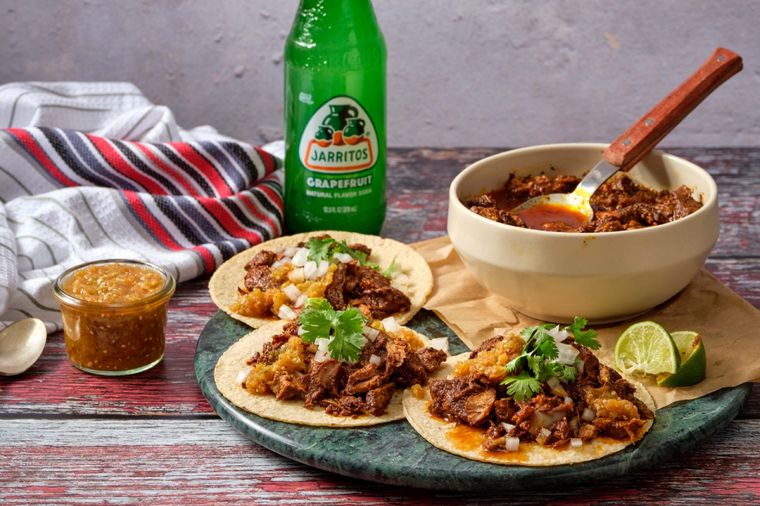 Deliciosos tacos de birria de res en poquísimos pasos.