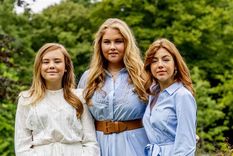 luego del escandalo, las princesas de holanda posaron para las camaras