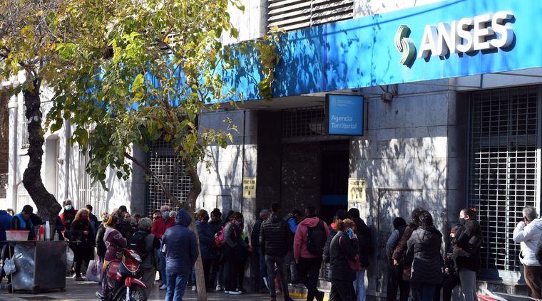 Anses abona numerosos beneficios este jueves 11 de enero Foto: ALF PONCE MERCADO / MDZ