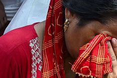 Una manifestante en una protesta contra la violencia hacia las mujeres y por la paz, celebrada en agosto, en el estado de Manipur, en el noreste de la India Foto: ARUN SANKAR /AFP VÍA GETTY IMAGES