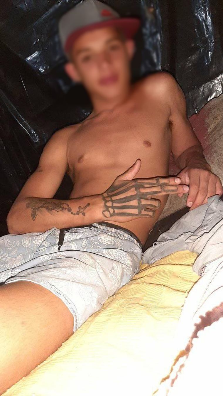 Torreja se había tatuado una mano de esqueleto