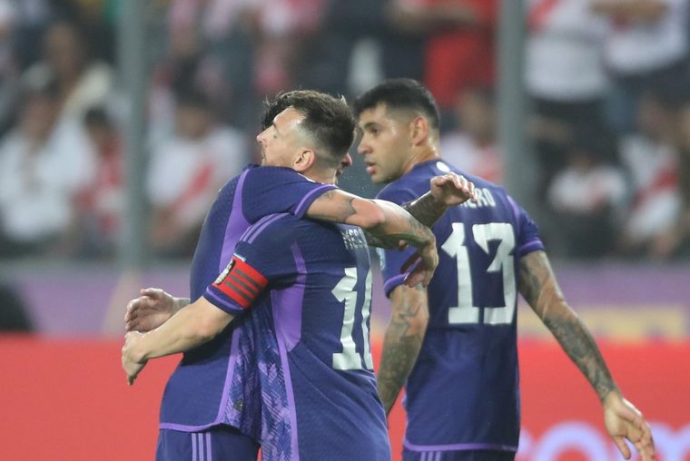 Con Messi desde el arranque, Argentina visita a Perú Foto: EFE