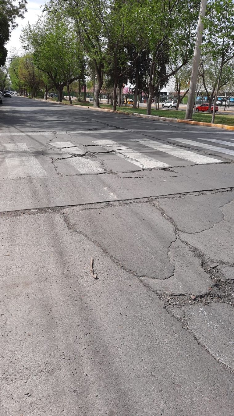 El mal estado de las calles genera un riesgo mayor de sufrir accidentes Foto: Gentileza