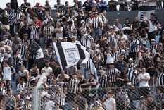 Los hinchas se ilusionan con el ascenso. Foto: Daniel Cáceres / MDZ Los hinchas se ilusionan con el ascenso. Foto: Daniel Cáceres / MDZ