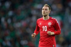 conmovedor: el mundo del futbol abraza a eriksen
