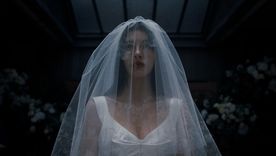 Camila Morrone protagoniza Algo terrible está a punto de suceder.&nbsp;