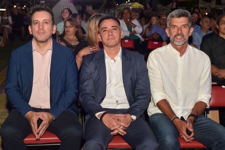 Marcos Calvente, intendente de Guaymallén, junto a Tadeo García Zalazar y Ulpiano Suarez. Marcos Calvente, intendente de Guaymallén, junto a Tadeo García Zalazar y Ulpiano Suarez.