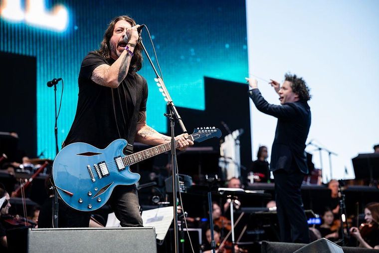 El cantante estadounidense Dave Grohl fue uno de los artistas que compartió escenario con la Orquesta Filarmónica de Los Ángeles durante el pasado festival de Coachella.