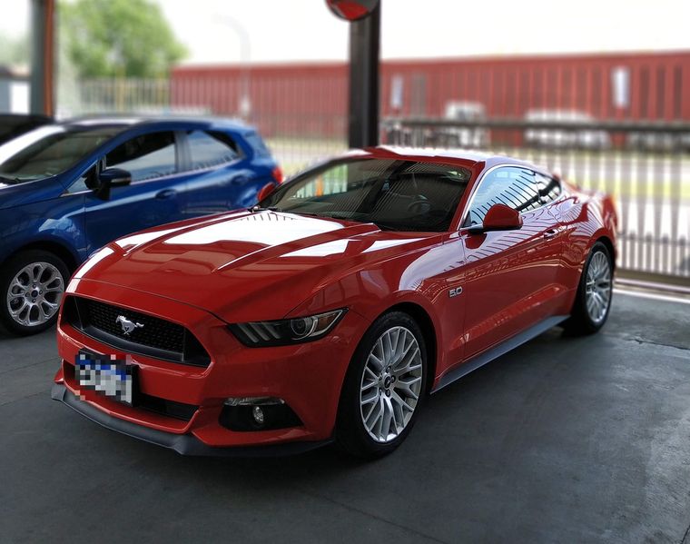Un Ford Mustang y un Porsche saldrán a remate a través de la web de Banco Ciudad / Imagen ilustrativa
