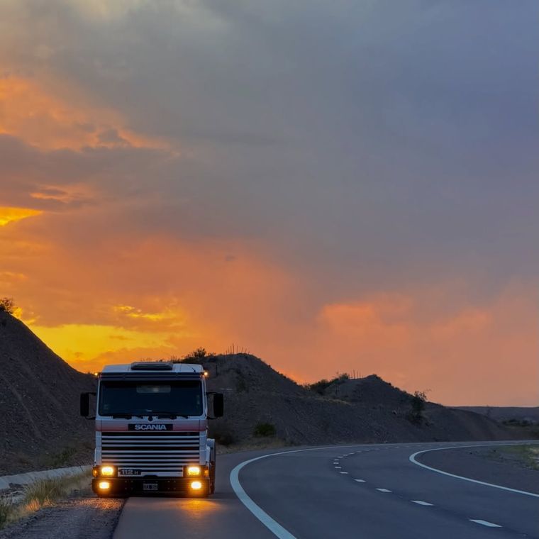 Atardecer en la ruta, de @cristiandecker Atardecer en la ruta, de @cristiandecker