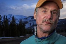 David Quammen escribe sobre temas de evolución y ecología.