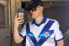 Bizarrap, fanático total de Vélez, es parte del video de presentación del flamante refuerzo. Foto: Bizarrap. Bizarrap, fanático total de Vélez, es parte del video de presentación del flamante refuerzo. Foto: Bizarrap.