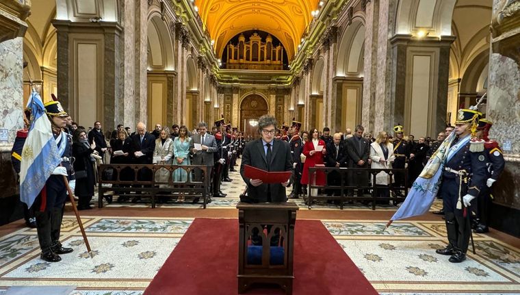 Javier Milei en la Catedral de Buenos Aires.