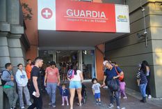 El médico infectólogo Hugo Pizzi advirtió que la cúspide de la curva epidemiológica aún no ha llegado y pidió redoblar las medidas de prevención en abril Foto: NA